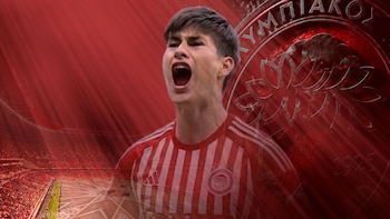 Tras varios días de suspenso, por fin el delantero mexicano pudo obtener su transferencia al futbol de Europa.