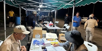 El puesto de atención instalado por el Minsa ofrece orientación a quienes acuden diariamente al mercado mayorista. (Minsa)