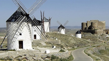 Tolón participa este miércoles en el acto organizado en el Cerro Calderico de Consuegra (Toledo)