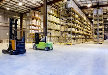 Las empresas demandan almacenes con mayor altura, seguridad, patios de maniobra y ubicaciones estratégicas para agilizar sus operaciones.
