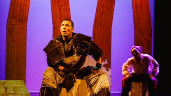 Abraham Baños nos habla de “(Sólo) Un Bosque”, una obra de teatro sobre el ciclo de la vida, la muerte y la amistad, a través del reino animal