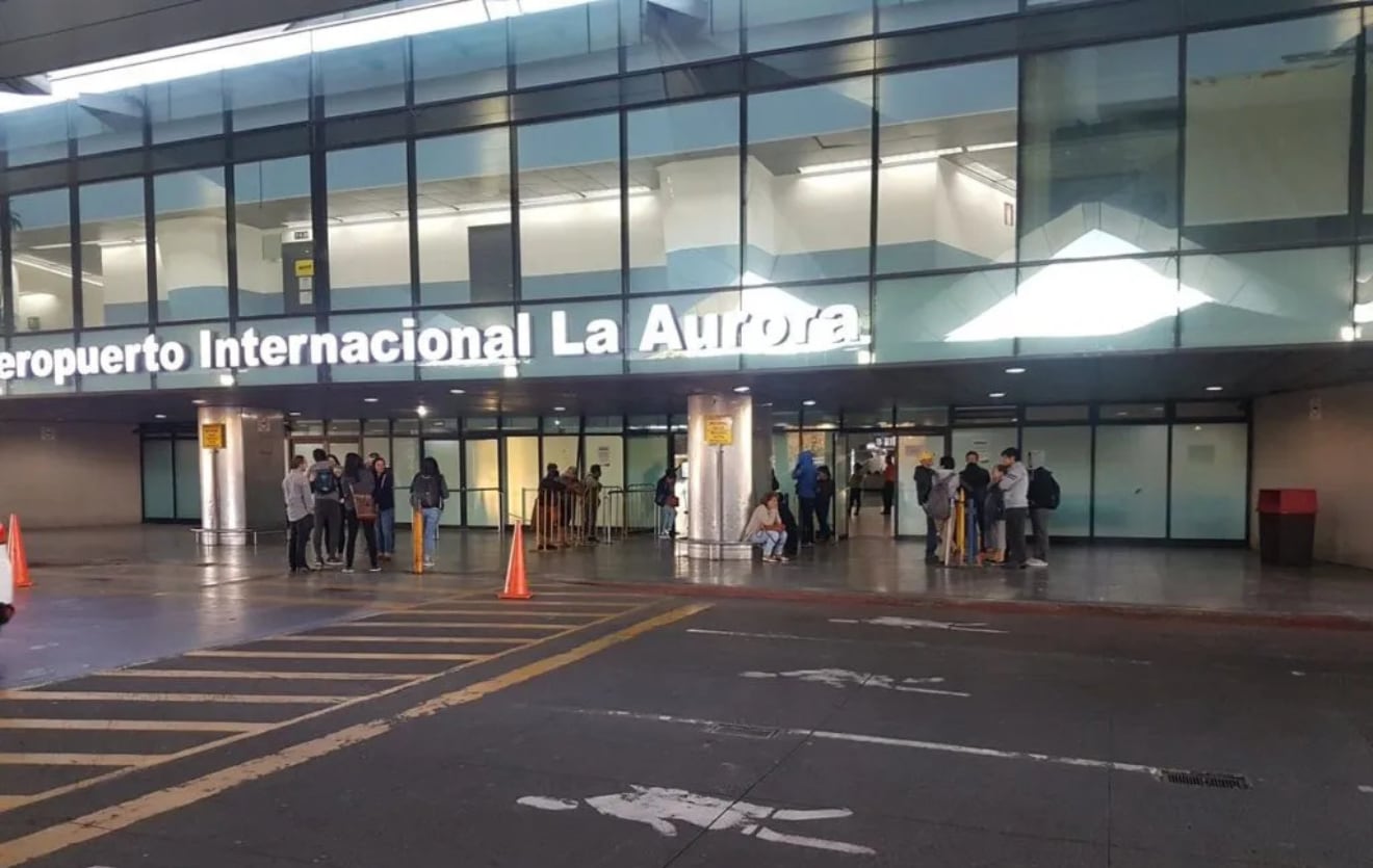La DGAC informó que el nuevo protocolo en el Aeropuerto La Aurora permitirá ahorrar hasta 1 minuto con 30 segundos por viajero y reducir filas. (DCA)