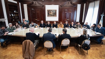 Axel Kicillof intendentes firma de convenios
