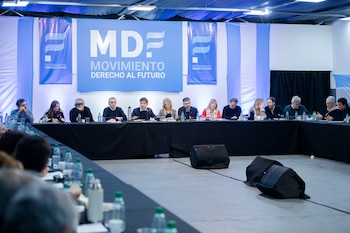 Reunión de Kicillof con intendentes en La Plata
