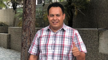 Atacan a balazos al alcalde