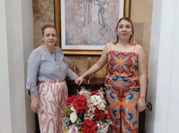 Madre e hija, Lidia Cubas y Abelina Zelaya, murieron juntas en el accidente de Quimistán mientras regresaban de un viaje religioso. (Foto: Redes sociales)