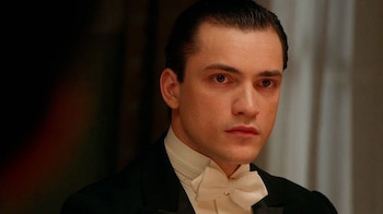 La Promesa: Ciro aborda directamente al duque de Carril. (RTVE)