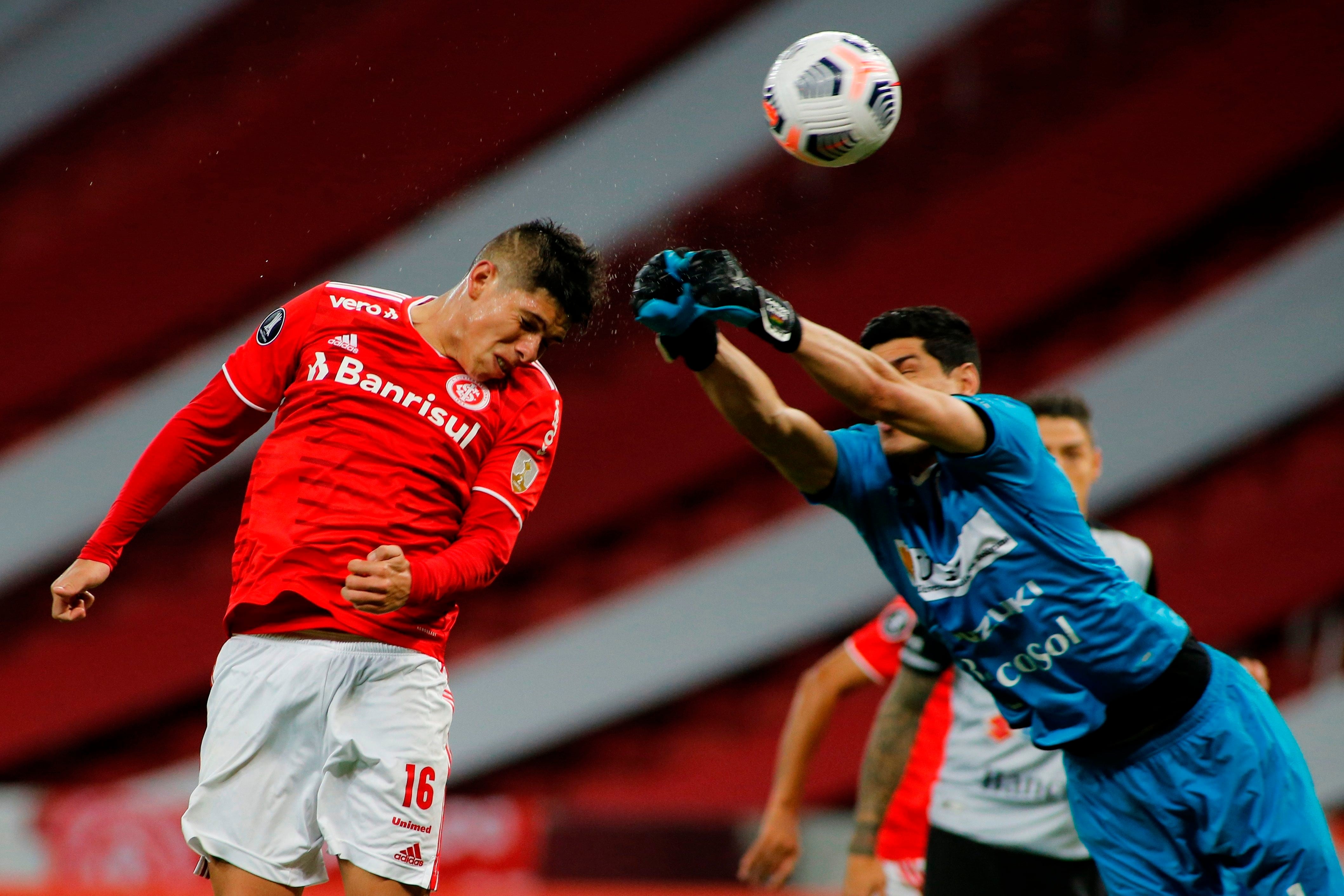 Inter de Porto Alegre afronta importantes problemas judiciales por un antiguo traspaso de Carlos Palacios (EFE/ Silvio Ávila /POOL)