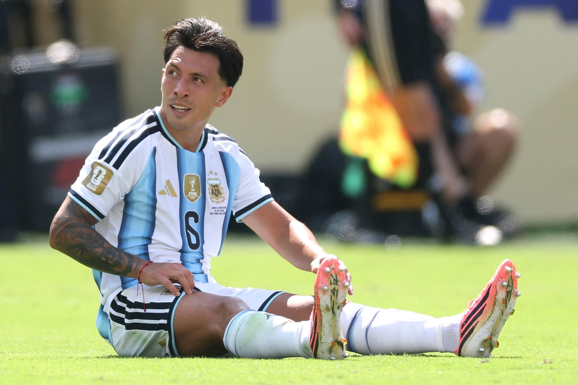 El contundente posteo de Lisandro Martínez tras el Mundial: “La caída de los grandes es la felicidad de los mediocres”