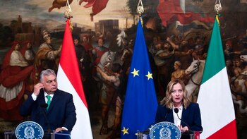 Orbán lamenta ante Meloni que