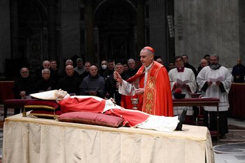 El cuerpo del papa Benedicto