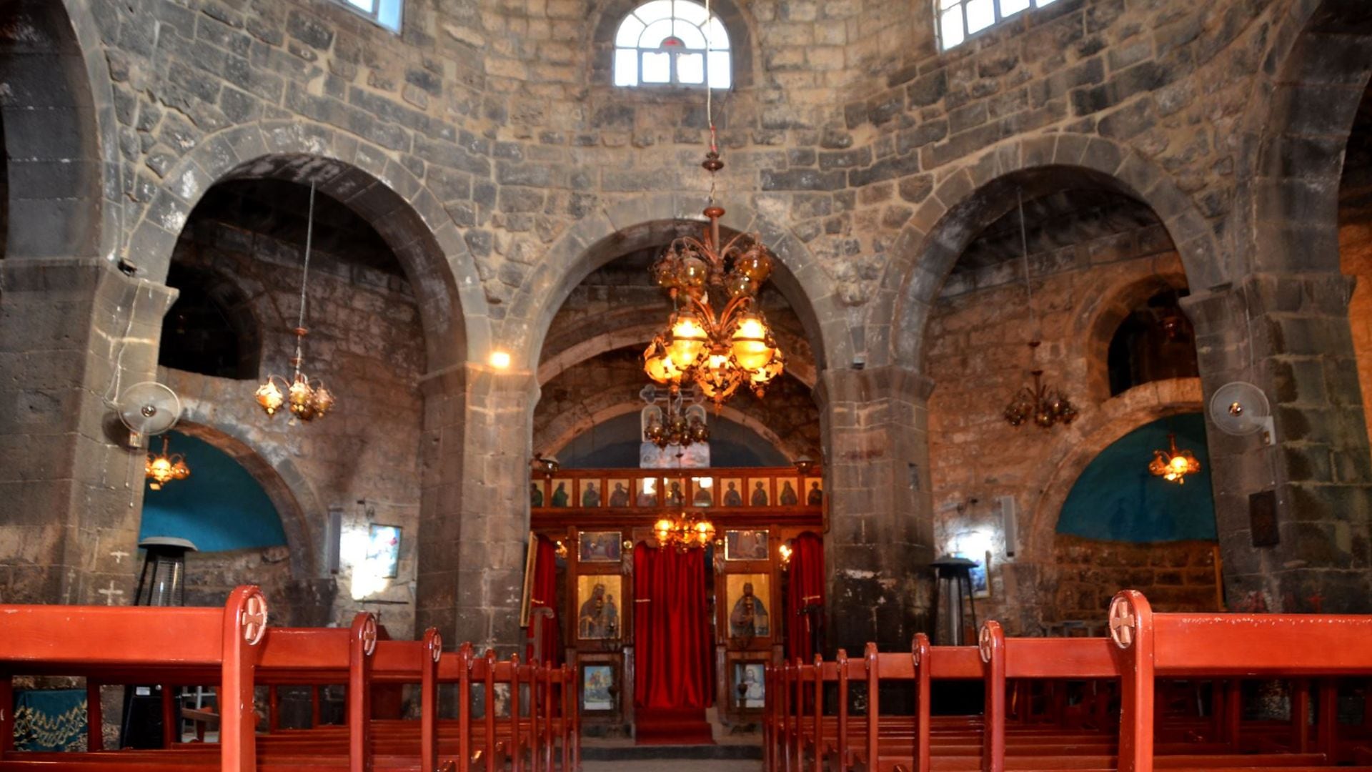 Del dolor a la esperanza: el verdadero mensaje que deja el Viernes Santo en el corazón de los fieles - crédito AFP