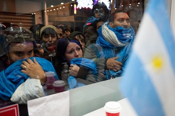 Muchos hinchas se juntaron a