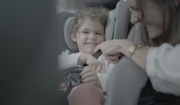 La llegada de Vega redefinió el hogar de Sara y Jorge y convirtió la maternidad y la paternidad en un cambio central de sus prioridades.