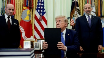 Una jueza bloquea el segundo intento de Trump de restringir la ciudadanía por derecho de nacimiento