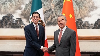 El canciller Roberto Velasco Álvarez reitera en Pekín la disposición de México a mantener un vínculo constructivo, con búsqueda de nuevas áreas de colaboración y soluciones compartidas ante retos comunes, según el comunicado 177/2026