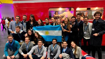 Lanzan becas para estudiantes argentinos