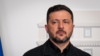 Zelenski denuncia el "cinismo" de Rusia al pedir una tregua para sus desfiles al tiempo que bombardea Ucrania