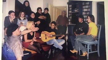 Alejandro interpretó "La mano