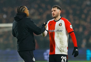 AC Milan fichó al delantero mexicano desde Feyenoord en enero de 2025 por una cifra cercana a 32 millones de euros. REUTERS/Piroschka Van De Wouw