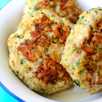 Hamburguesas de pollo y zucchini