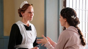 La Promesa: Ángela pregunta a Pía por el barón de Linaja. (RTVE)