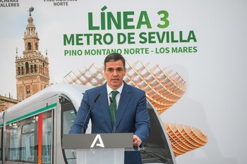 Pedro Sánchez asiste a la