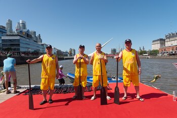 Paleros chinos listos para la Regata