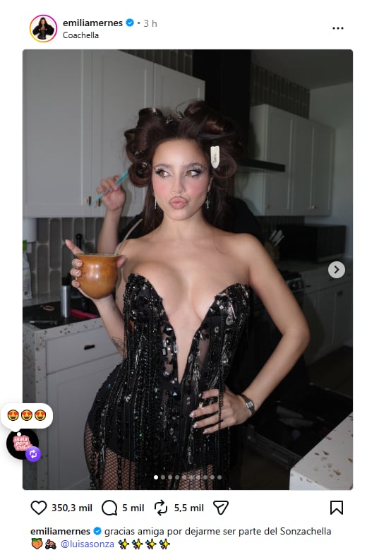 La artista argentina eligió un impactante body de Celia Kritharioti inspirado en el dark glam y detalles futuristas para su debut en Coachella