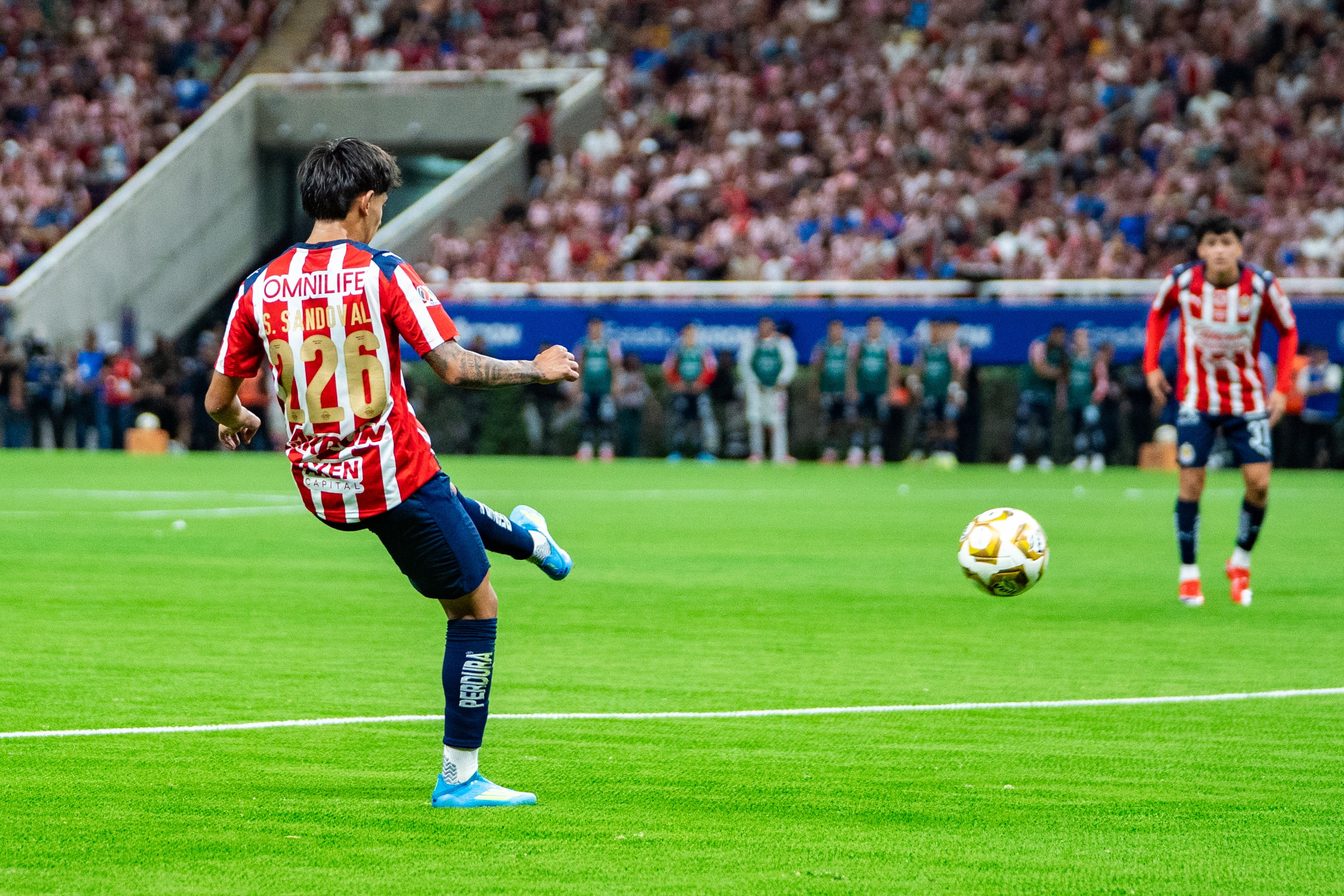 Santi fue titular en varios partidos la temporada pasada tras la ausencia del Piojo Alvarado por lesión. (Pavel Alcaraz / EMX imageStudio Sport)