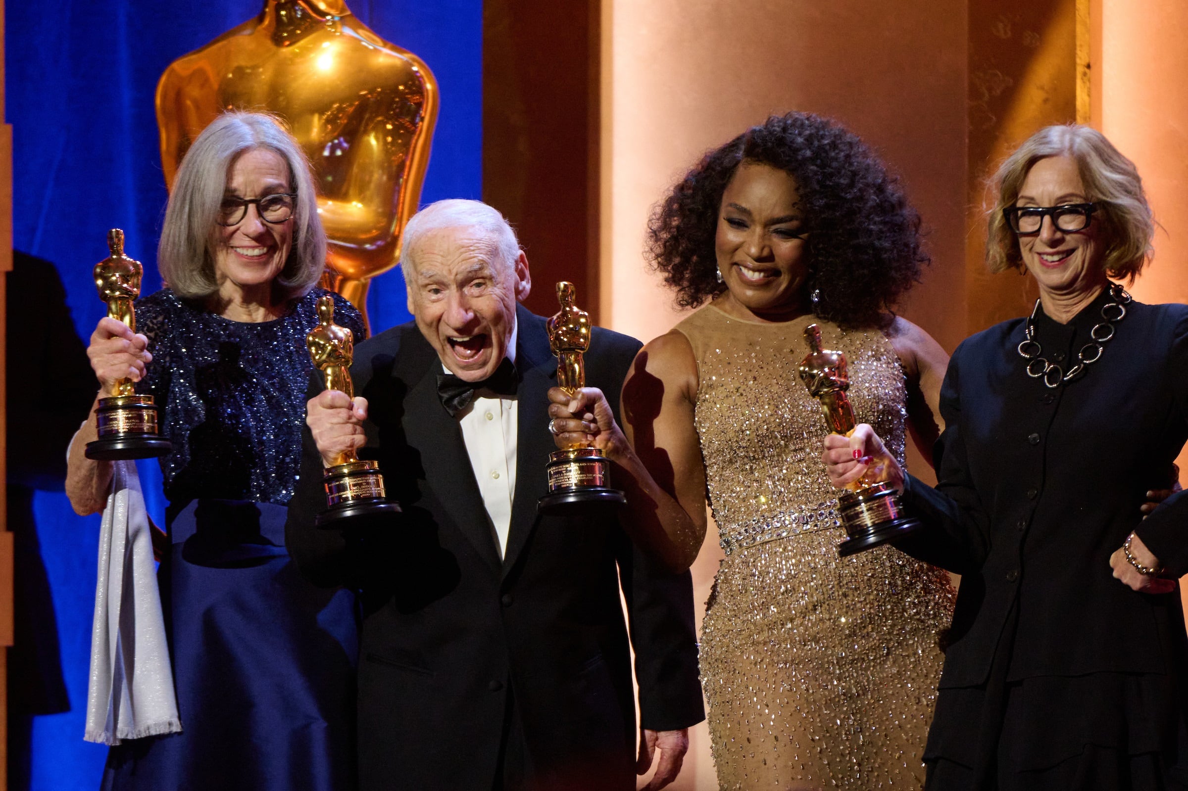 Mel Brooks y Angela Bassett recibieron Oscars honoríficos en el año 2024
AL SEIB / @ A.M.P.A.S