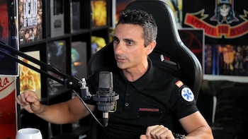 De admitir que ponía en riesgo a mujeres para ser el “héroe” a dar una conferencia sobre emergencias: un municipio de Tenerife contrata al ‘tiktoker’ Miguel Assal