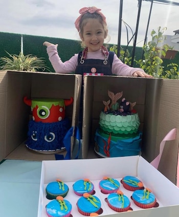 Con las tortas y muffins