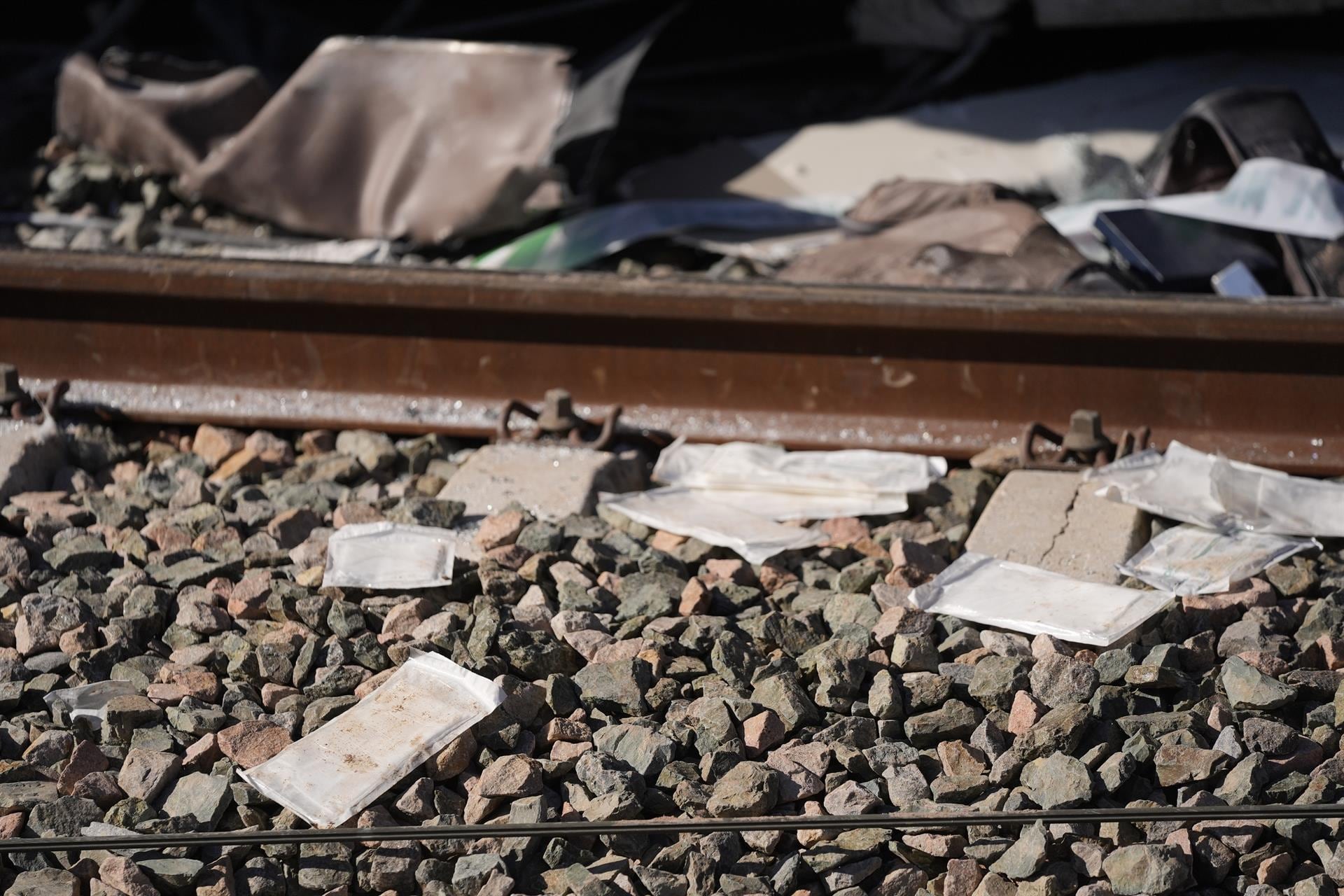 El fiscal ve "procedente" analizar el terreno donde se asientan las vías en Adamuz
