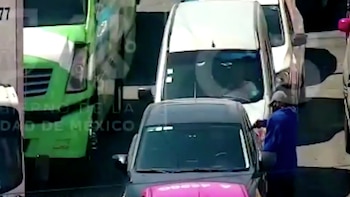 Encañonó a un automovilista para