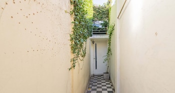 Pasillo de ingreso al PH