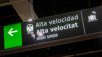 Restablecida la alta velocidad entre Barcelona y Figueres (Girona) tras incidencia en la catenaria