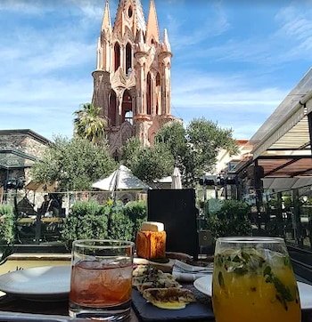 Se recomienda reservar con anticipación,