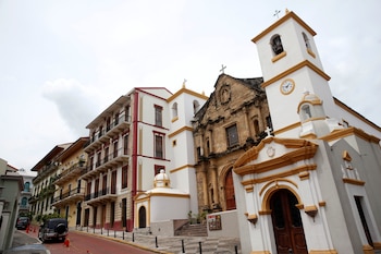 La iglesia católica panameña insta a la población en general a proteger a la niñez. EFE/Bienvenido Velasco