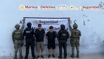 Caen en Mazatlán dos presuntos integrantes de “Los Chapitos”; aseguran fusil Barrett, granadas y droga