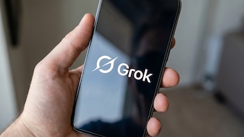 Hombre narra cómo Grok, la IA de Elon Musk, lo convenció de que venían a matarlo