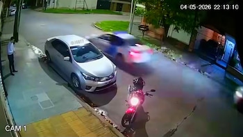 Motochorros le robaron a un vecino de Lanús, se tirotearon con la Policía y escaparon