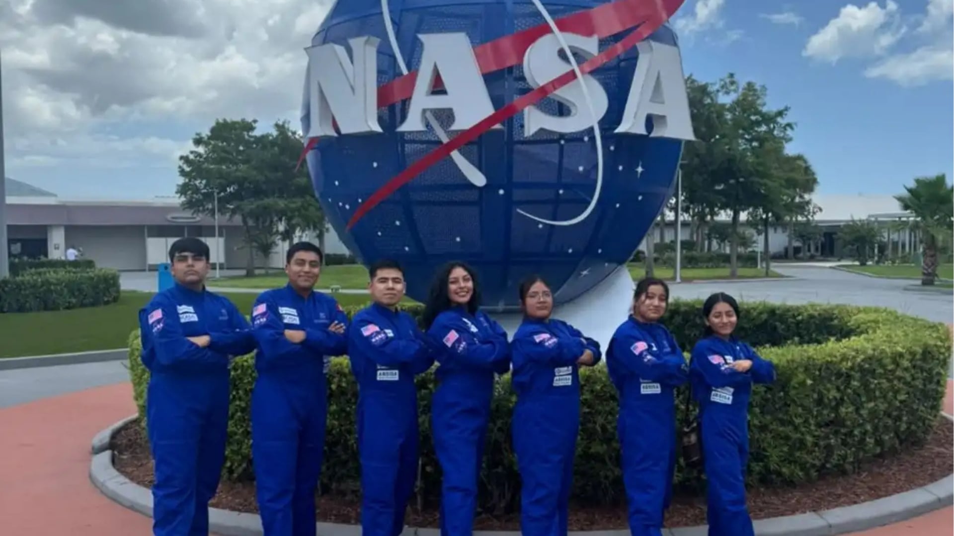 Siete estudiantes peruanos cumplen el sueño de conocer la NASA: así lograron viajar al Kennedy Space Center
