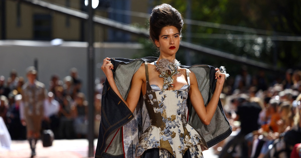 Transparencias Moda El nuevo ADN de la moda en Milán: así se lucen transparencias, texturas ...