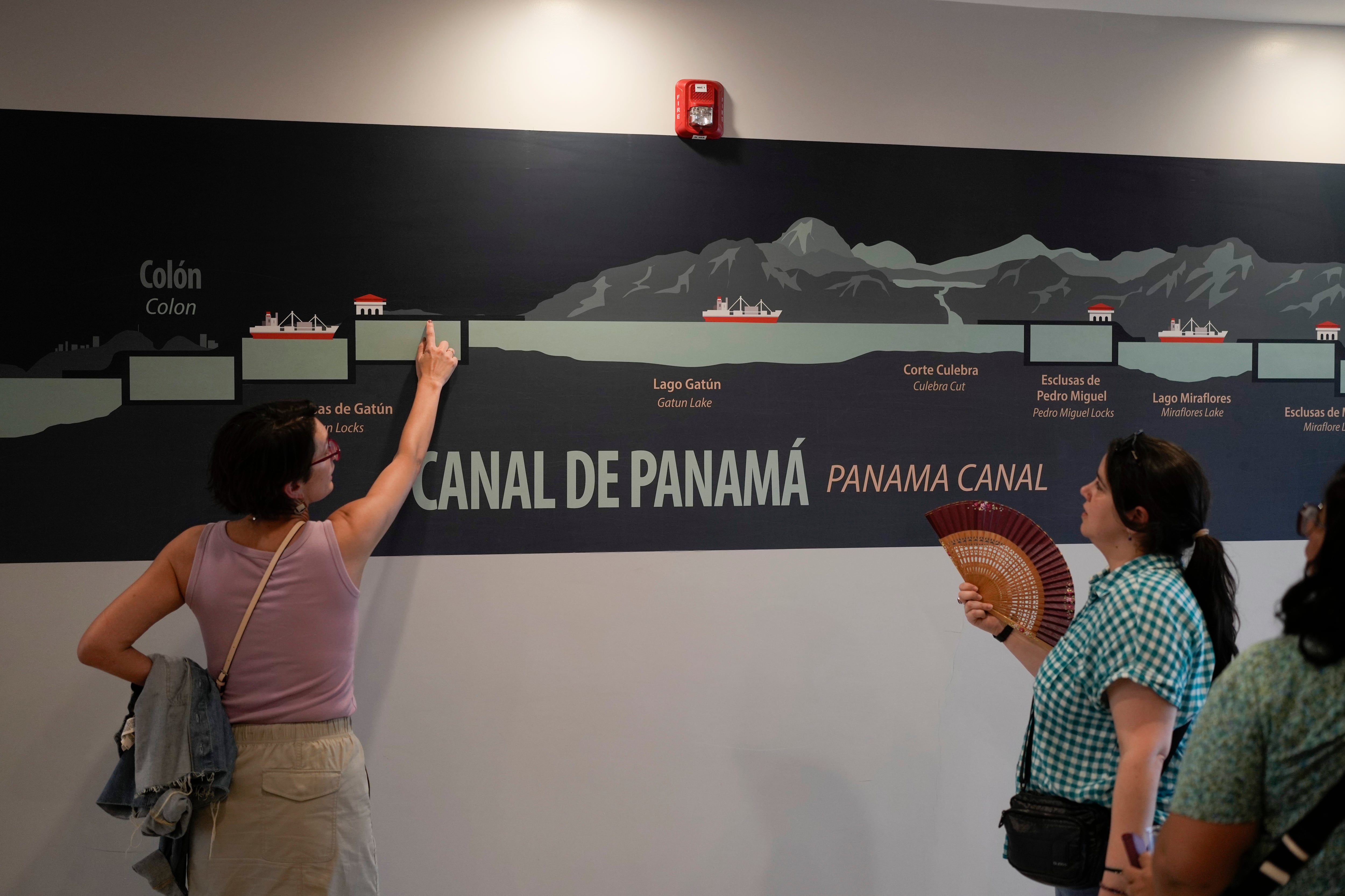 El Canal de Panamá es la principal atracción para los viajeros que utilizan el programa Panama Stopover. (AP Foto/Matias Delacroix)
