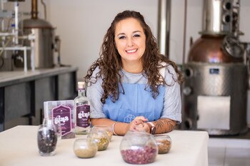 Taté Moretti, diseñadora de gin floral premiado en Londres