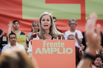 17/10/2026 La portavoz de Sumar en el Congreso, Verónica Martínez Barbero, durante el acto de presentación de su candidatura a las elecciones generales del 29N, en el Auditorio del Parque Lineal del Manzanares, a 17 de octubre de 2026, en Madrid (España).
POLITICA
Carlos Luján - Europa Press
