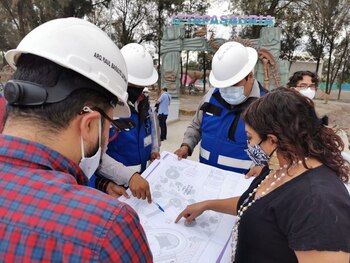 Alcaldesa Clara Brugada supervisando los avances del parque: Foto/ Twitter: @ClaraBrugadaM