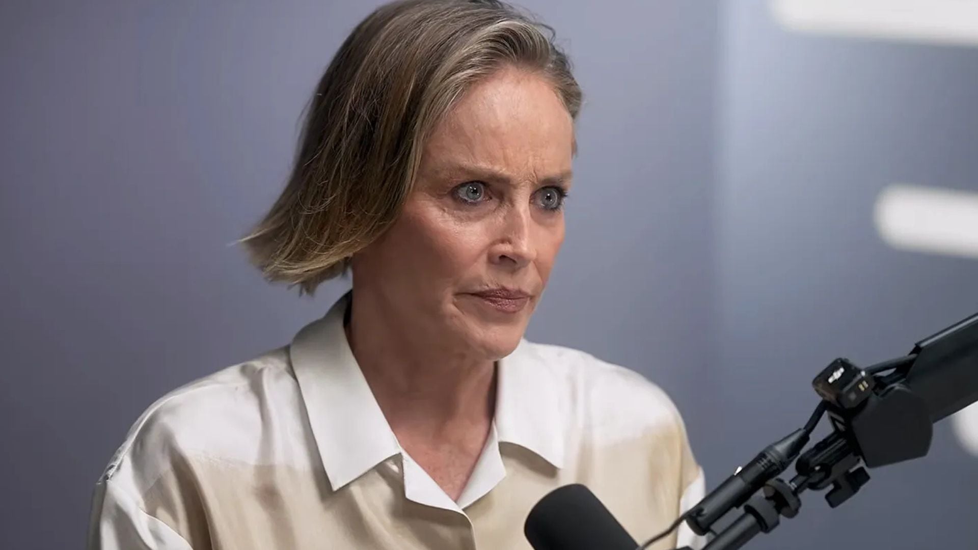 Los estudios confirmaron que la arteria vertebral derecha de Sharon Stone estaba al límite y una cirugía de nueve horas reemplazó la arteria dañada con 22 espirales (Captura de video)