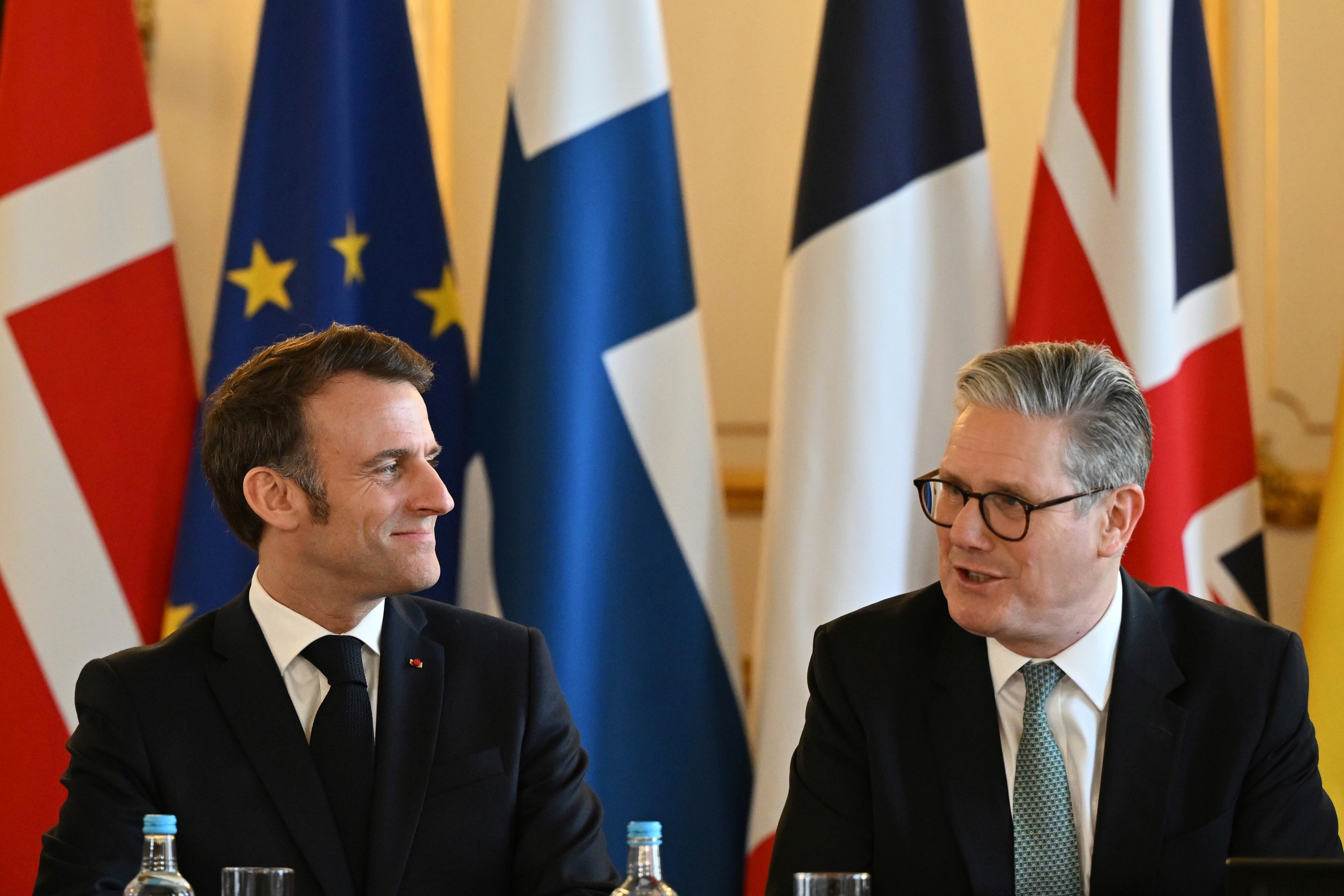 Macron y Starmer tienen previsto copresidir una reunión virtual de la coalición de voluntarios (Justin Tallis/Foto compartida vía AP)